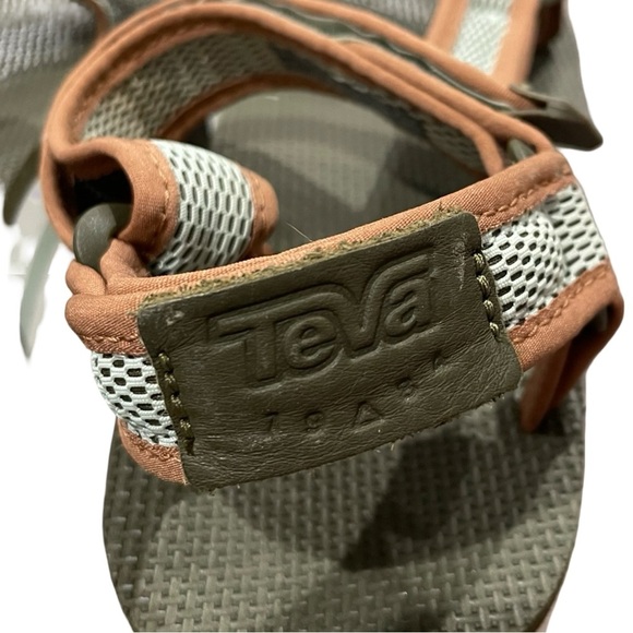 Teva Flatform Universal Mesh Print Sandals, Size 8, Olive Green Platform Womens - Picture 3 of 7